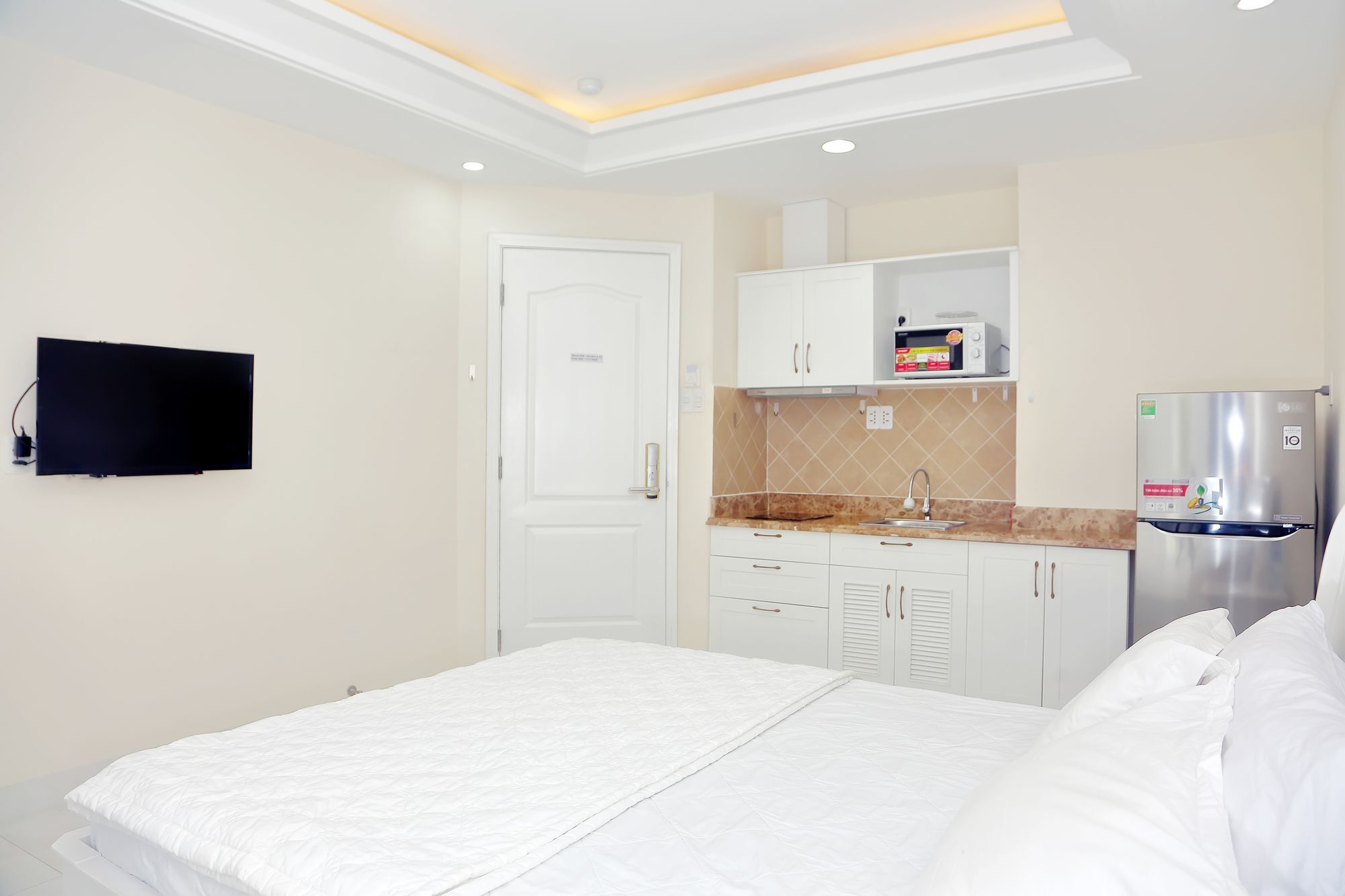 Sunshine Hotel - Phu My Hung Хошимин Экстерьер фото