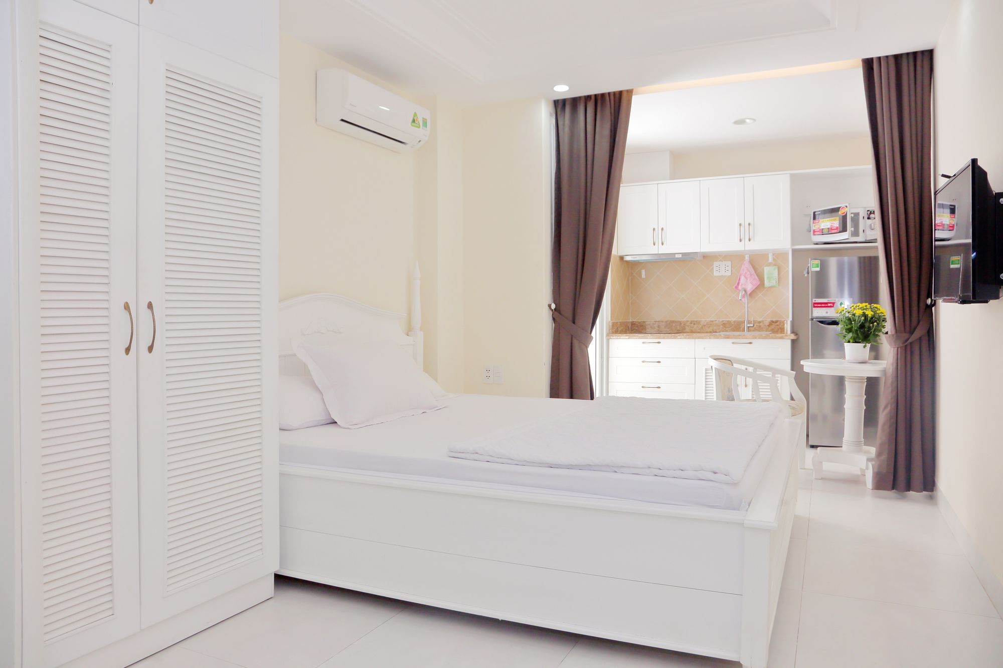 Sunshine Hotel - Phu My Hung Хошимин Экстерьер фото